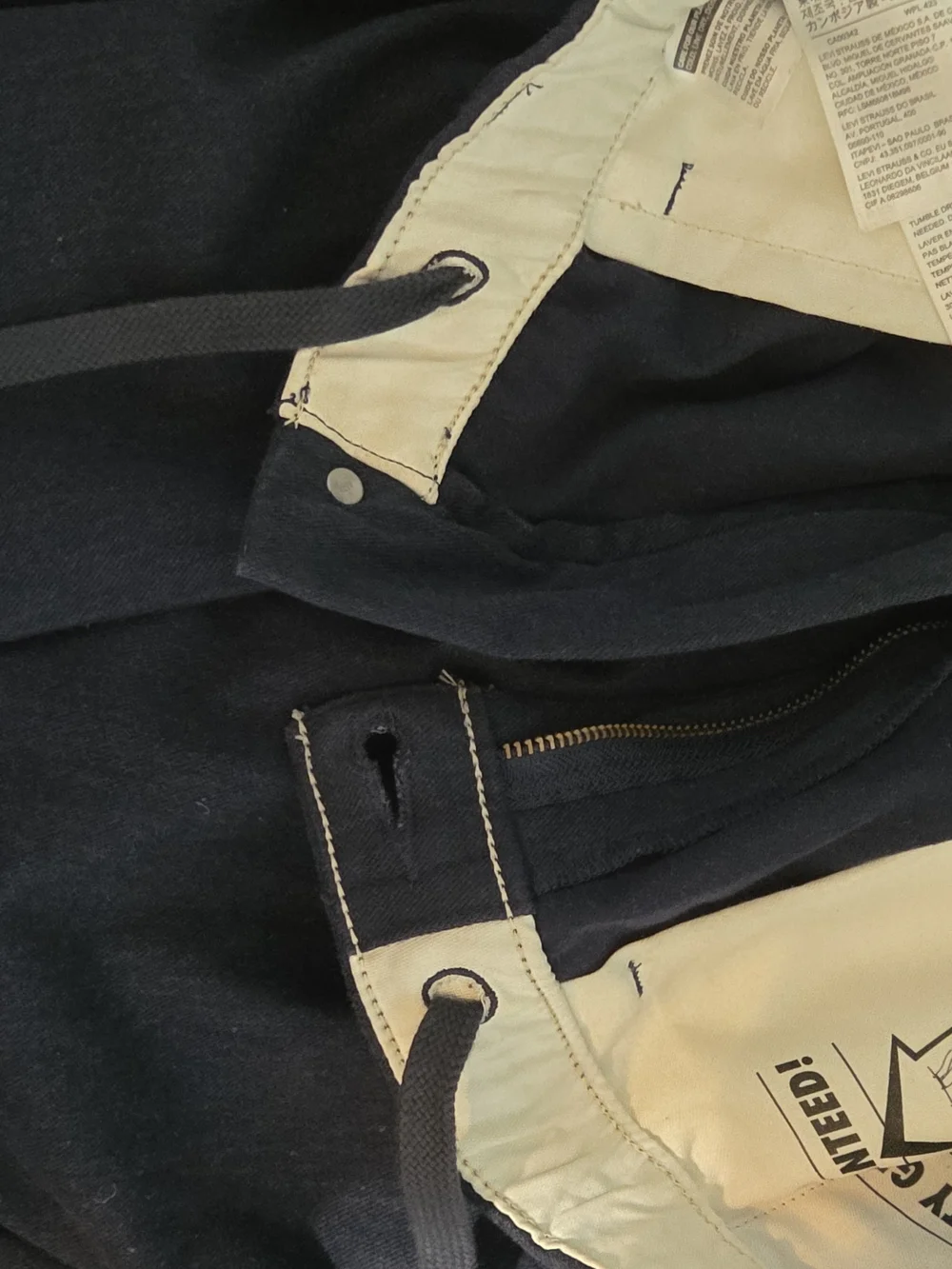Levi's Black Straight-Leg Chinos